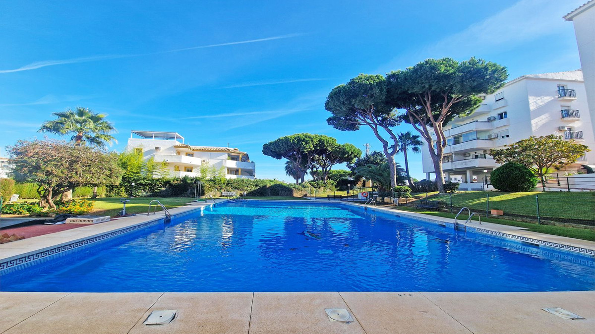 3 Bed Apartment for sale in Calahonda Costa Del Sol, Málaga, Spain