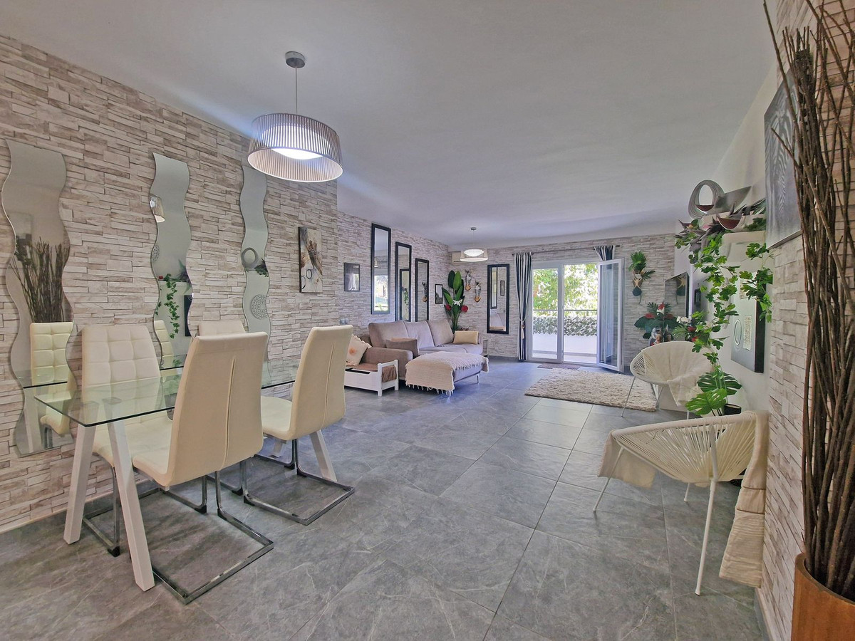 3 Bed Apartment for sale in Calahonda Costa Del Sol, Málaga, Spain