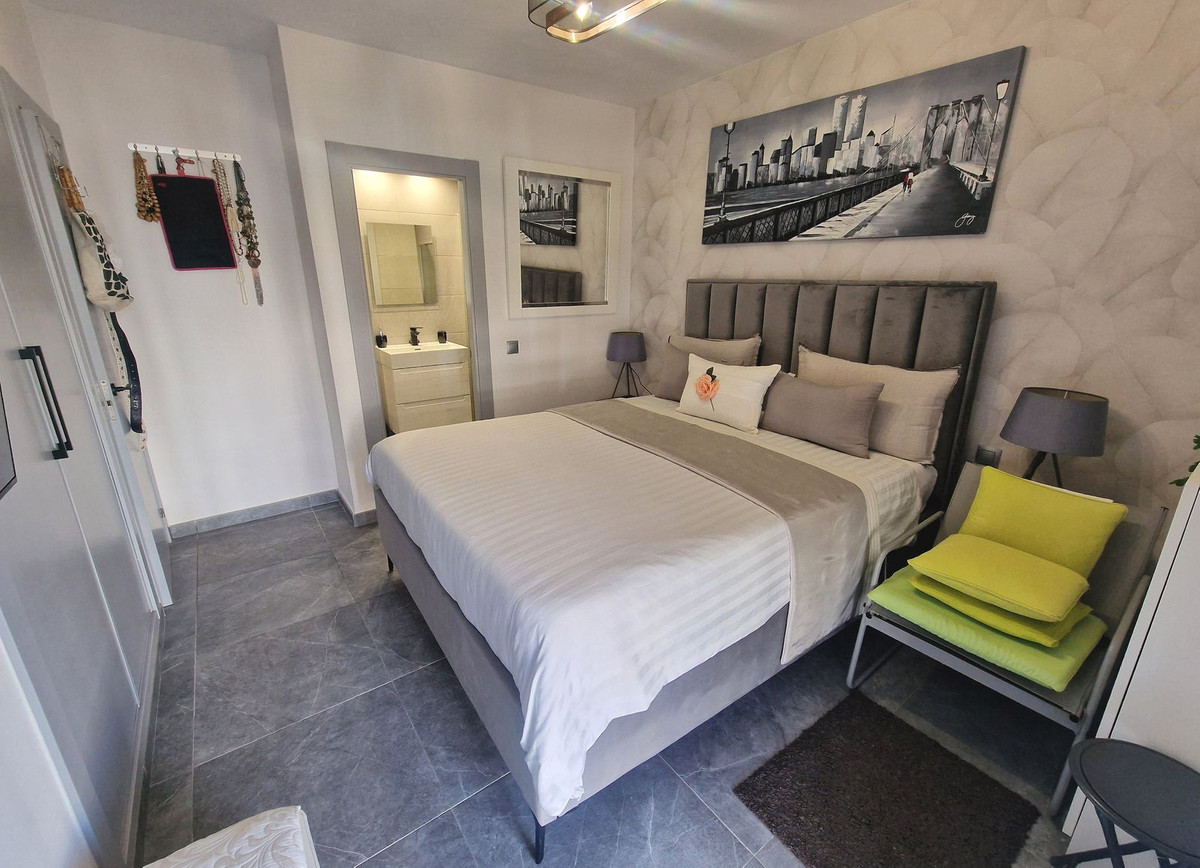 3 Bed Apartment for sale in Calahonda Costa Del Sol, Málaga, Spain
