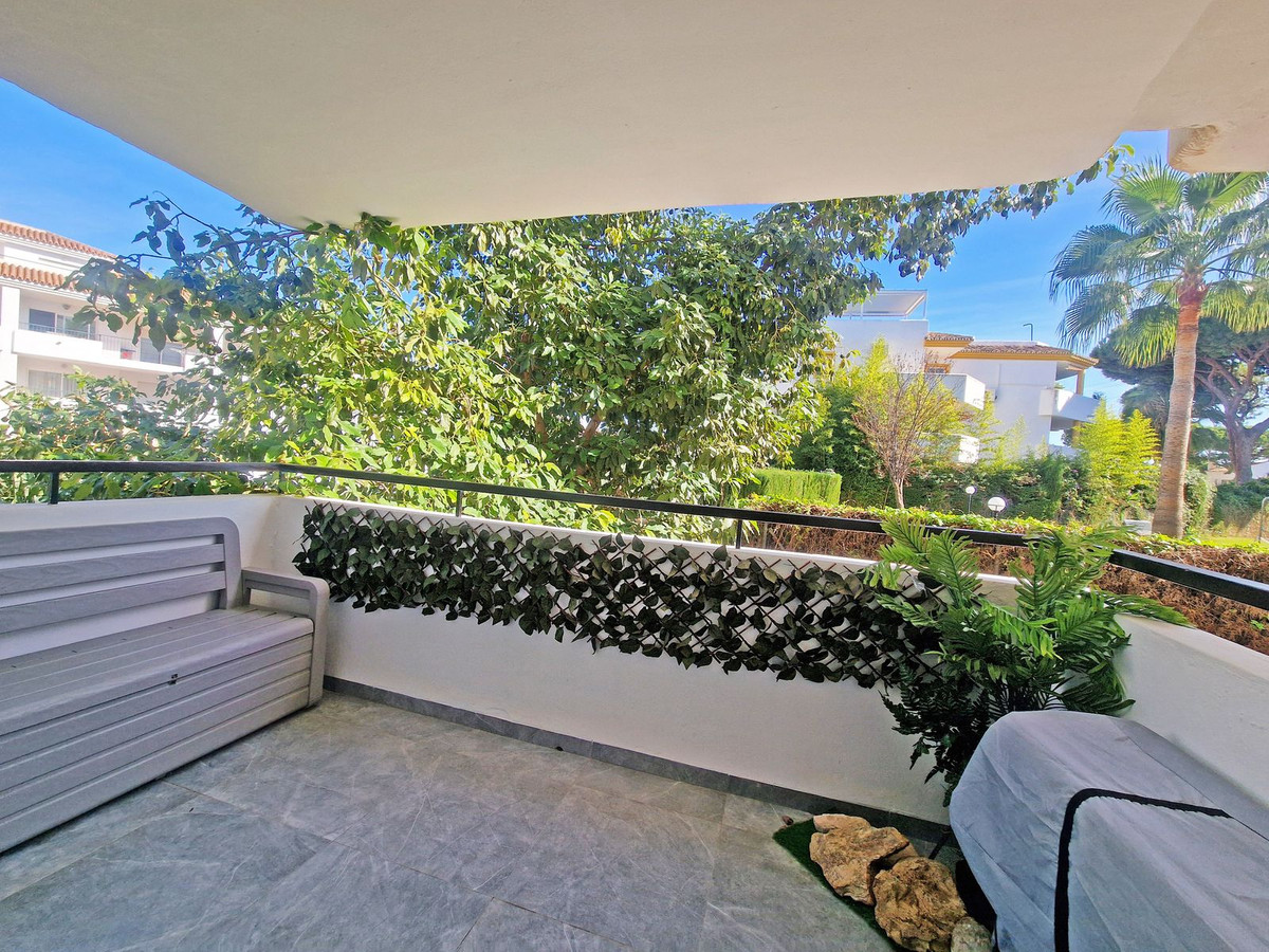 3 Bed Apartment for sale in Calahonda Costa Del Sol, Málaga, Spain