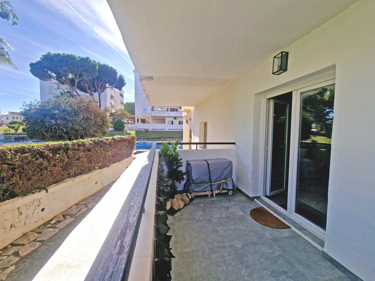 3 Bed Apartment for sale in Calahonda Costa Del Sol, Málaga, Spain