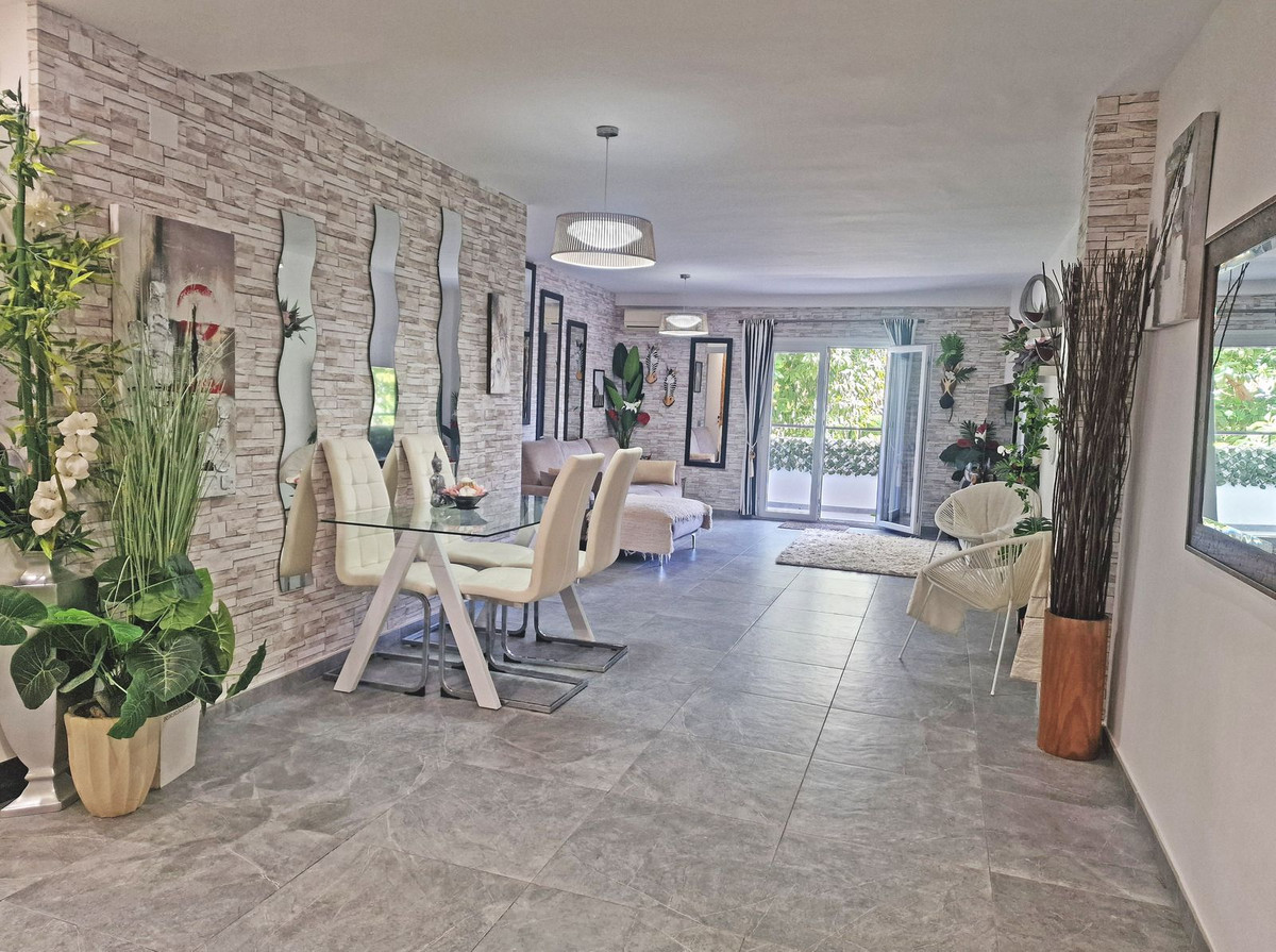 3 Bed Apartment for sale in Calahonda Costa Del Sol, Málaga, Spain