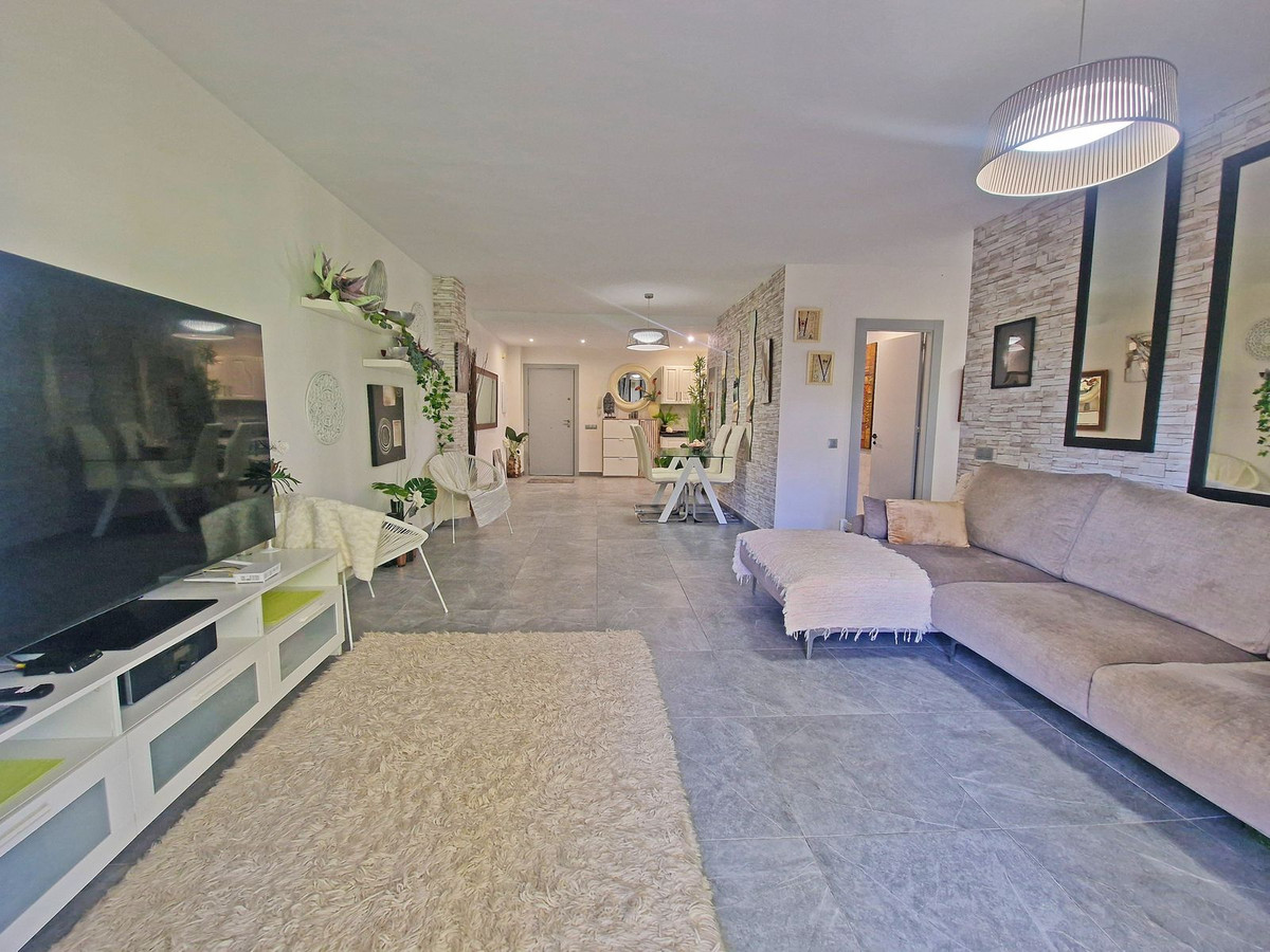 3 Bed Apartment for sale in Calahonda Costa Del Sol, Málaga, Spain