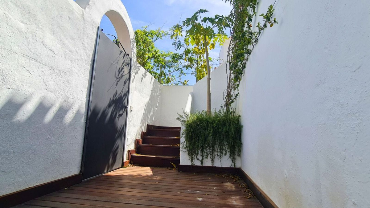 1 Bed Townhouse for sale in Marbella Costa Del Sol, Málaga, Spain