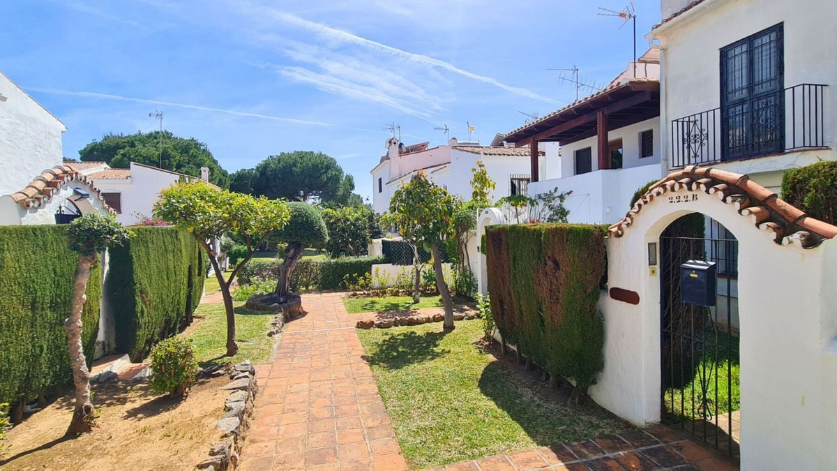 1 Bed Townhouse for sale in Marbella Costa Del Sol, Málaga, Spain