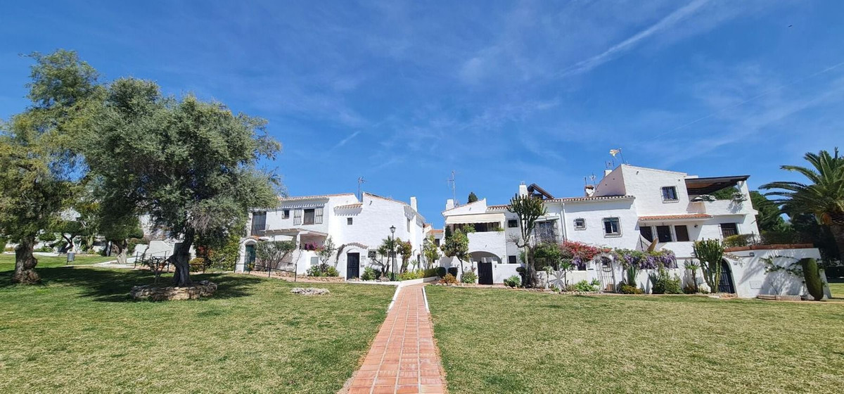 1 Bed Townhouse for sale in Marbella Costa Del Sol, Málaga, Spain