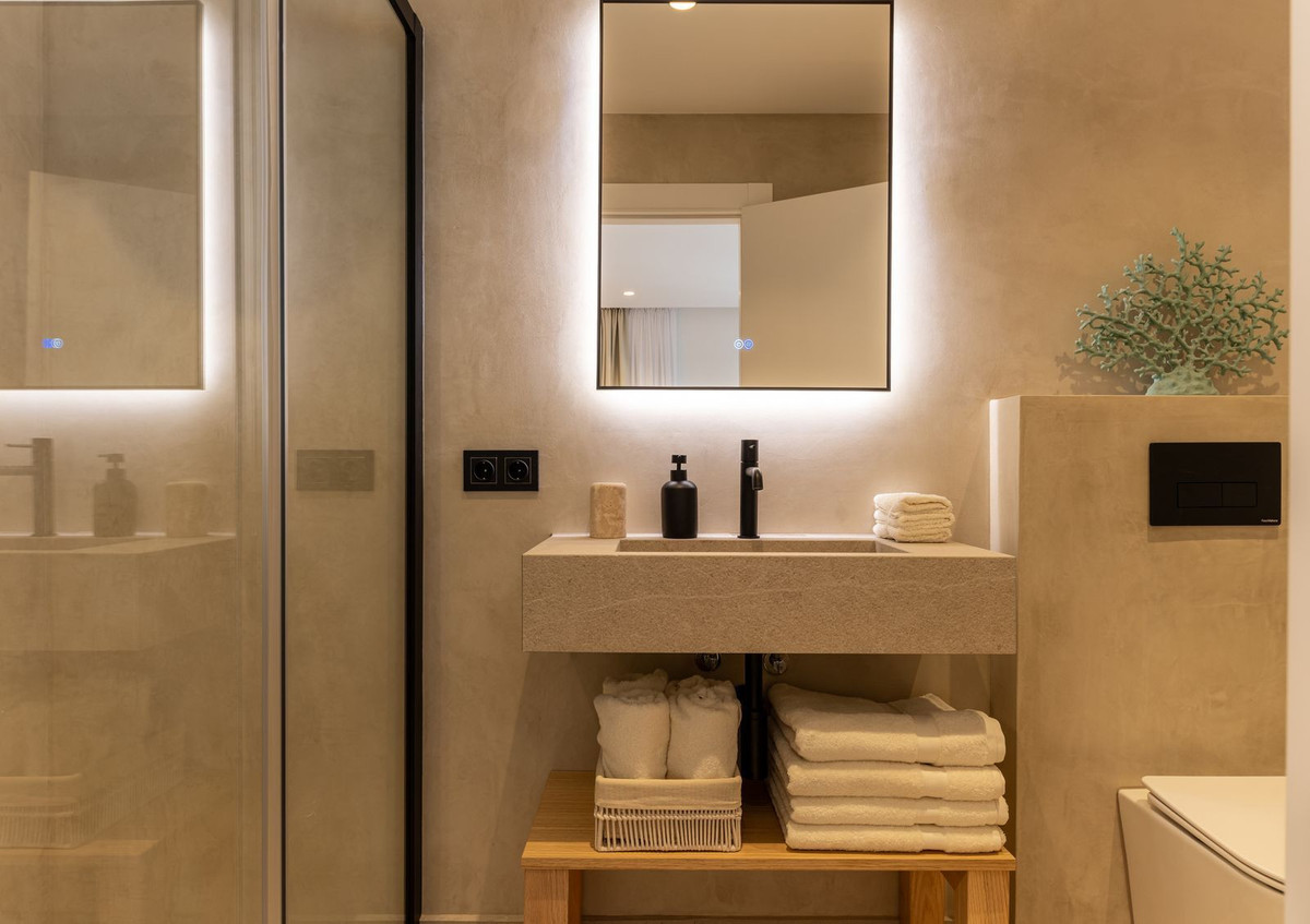 4 Bed Apartment for sale in Aloha Costa Del Sol, Málaga, Spain