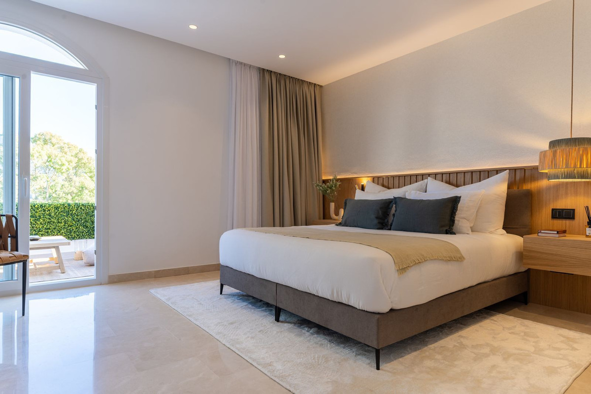 4 Bed Apartment for sale in Aloha Costa Del Sol, Málaga, Spain
