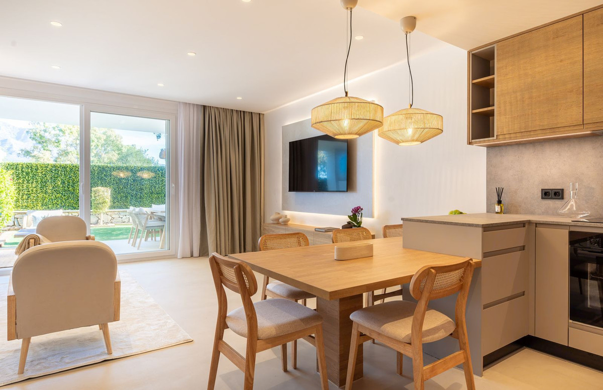 4 Bed Apartment for sale in Aloha Costa Del Sol, Málaga, Spain