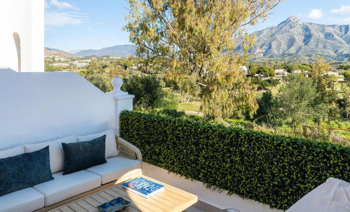 4 Bed Apartment for sale in Aloha Costa Del Sol, Málaga, Spain