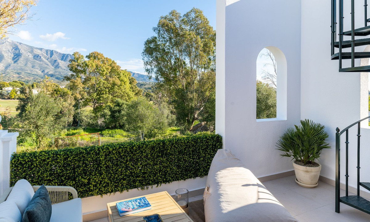 4 Bed Apartment for sale in Aloha Costa Del Sol, Málaga, Spain