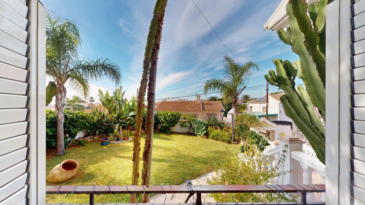 Se vende Villa - Chalet de 5 dormitorios en Costa Del Sol East, Málaga, España