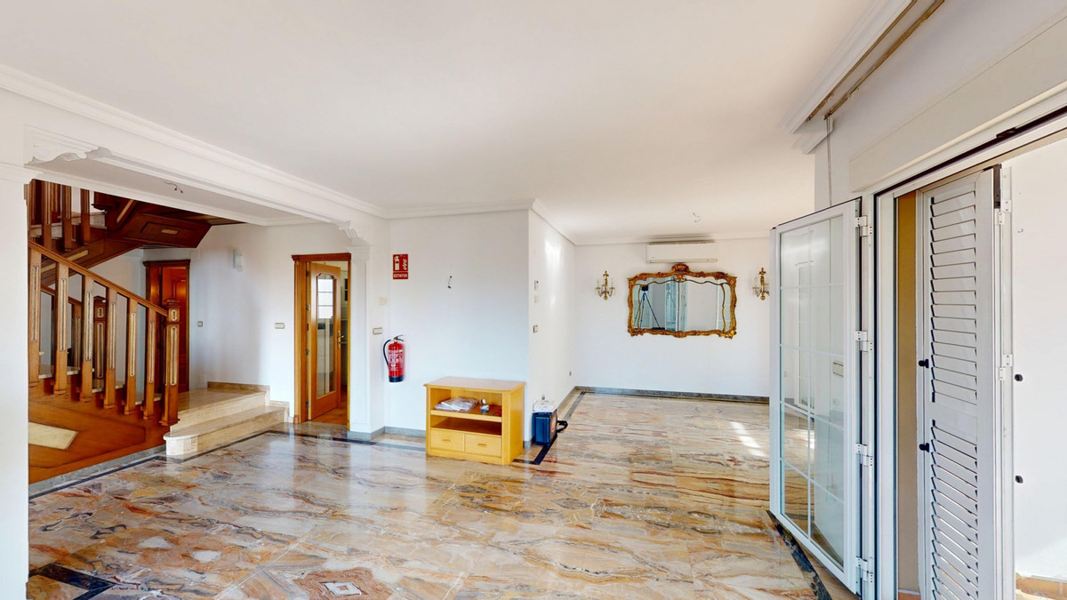 Se vende Villa - Chalet de 5 dormitorios en Costa Del Sol East, Málaga, España