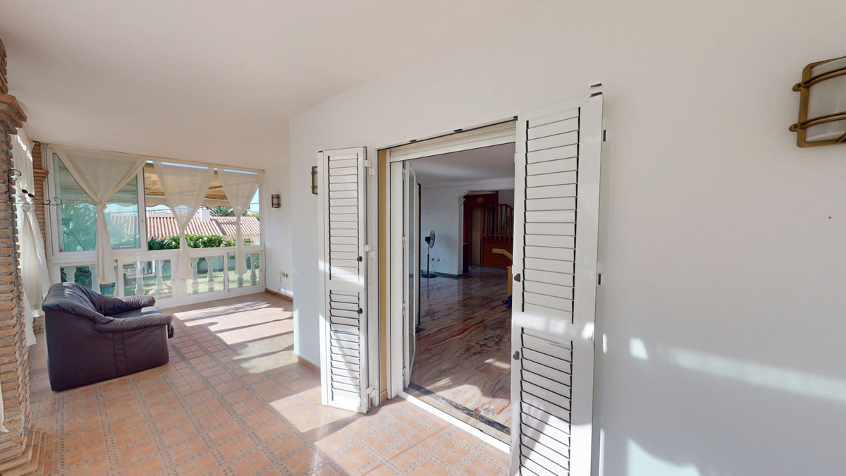 Se vende Villa - Chalet de 5 dormitorios en Costa Del Sol East, Málaga, España