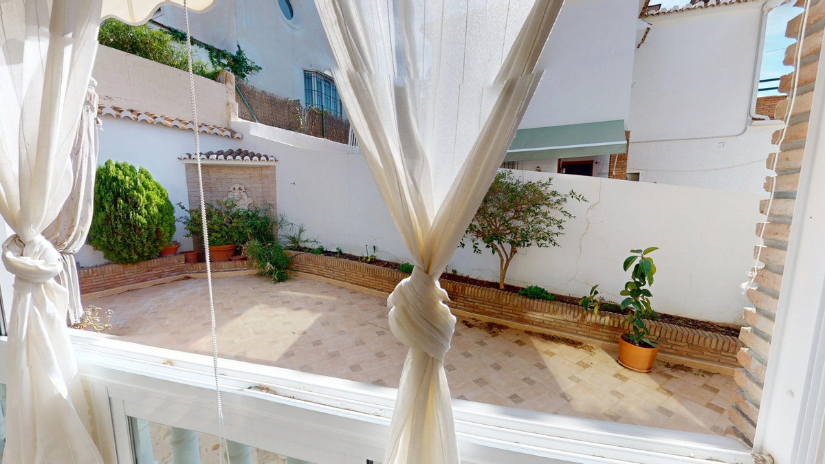 Se vende Villa - Chalet de 5 dormitorios en Costa Del Sol East, Málaga, España