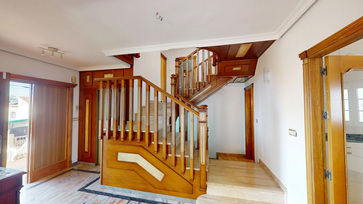 Se vende Villa - Chalet de 5 dormitorios en Costa Del Sol East, Málaga, España
