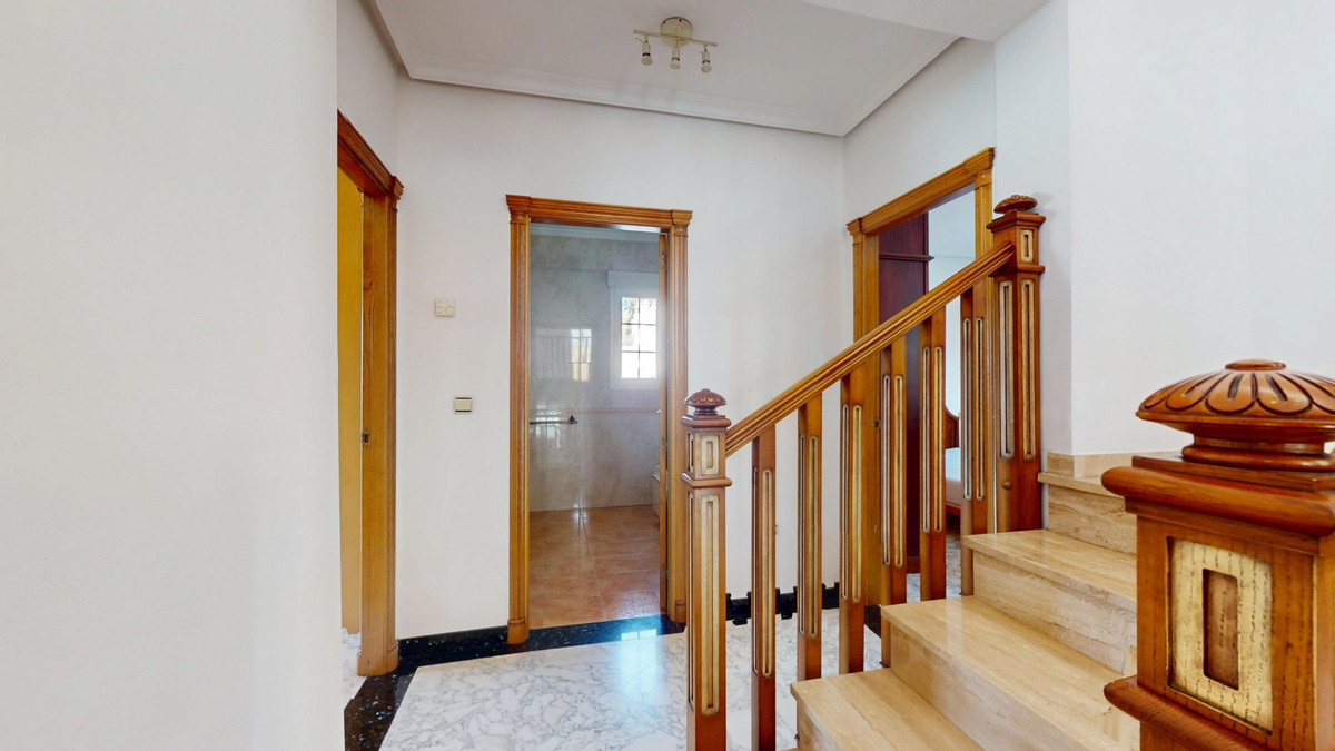 Se vende Villa - Chalet de 5 dormitorios en Costa Del Sol East, Málaga, España