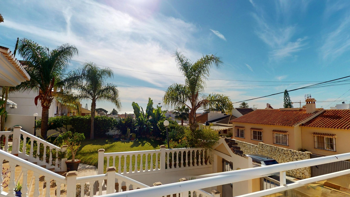 Se vende Villa - Chalet de 5 dormitorios en Costa Del Sol East, Málaga, España