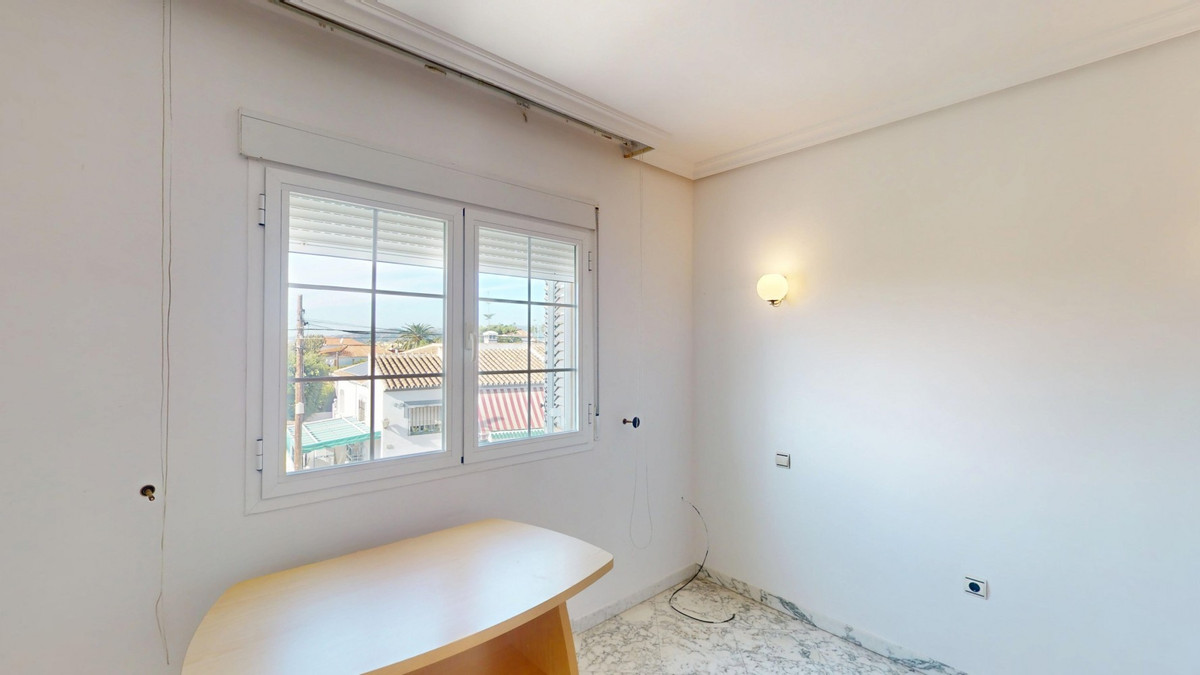 Se vende Villa - Chalet de 5 dormitorios en Costa Del Sol East, Málaga, España