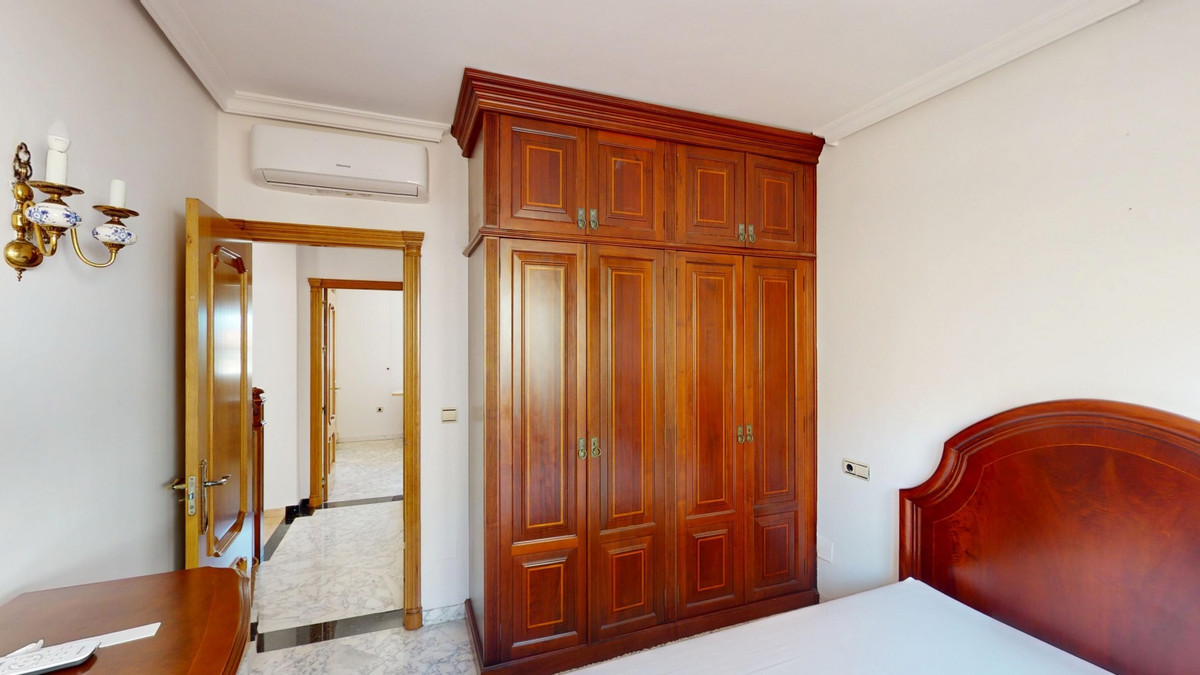 Se vende Villa - Chalet de 5 dormitorios en Costa Del Sol East, Málaga, España
