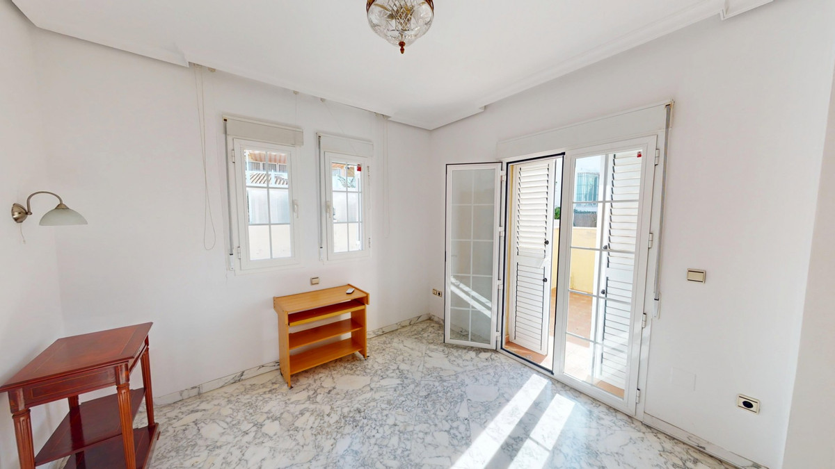 Se vende Villa - Chalet de 5 dormitorios en Costa Del Sol East, Málaga, España