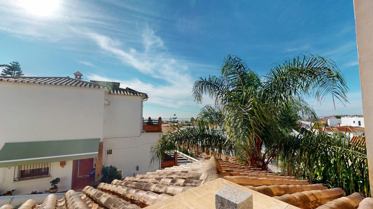 Se vende Villa - Chalet de 5 dormitorios en Costa Del Sol East, Málaga, España