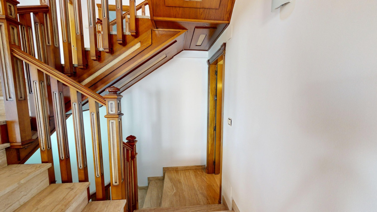 Se vende Villa - Chalet de 5 dormitorios en Costa Del Sol East, Málaga, España