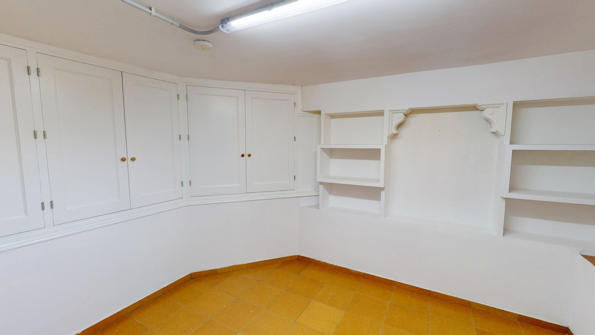Se vende Villa - Chalet de 5 dormitorios en Costa Del Sol East, Málaga, España