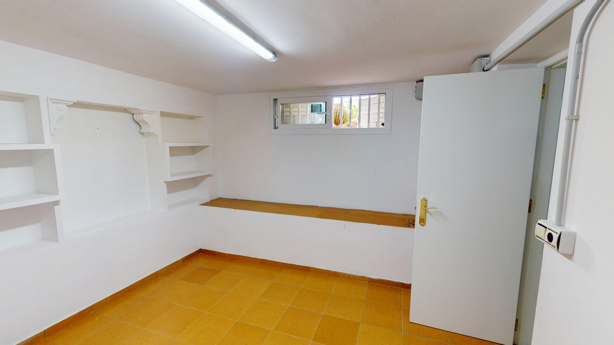 Se vende Villa - Chalet de 5 dormitorios en Costa Del Sol East, Málaga, España