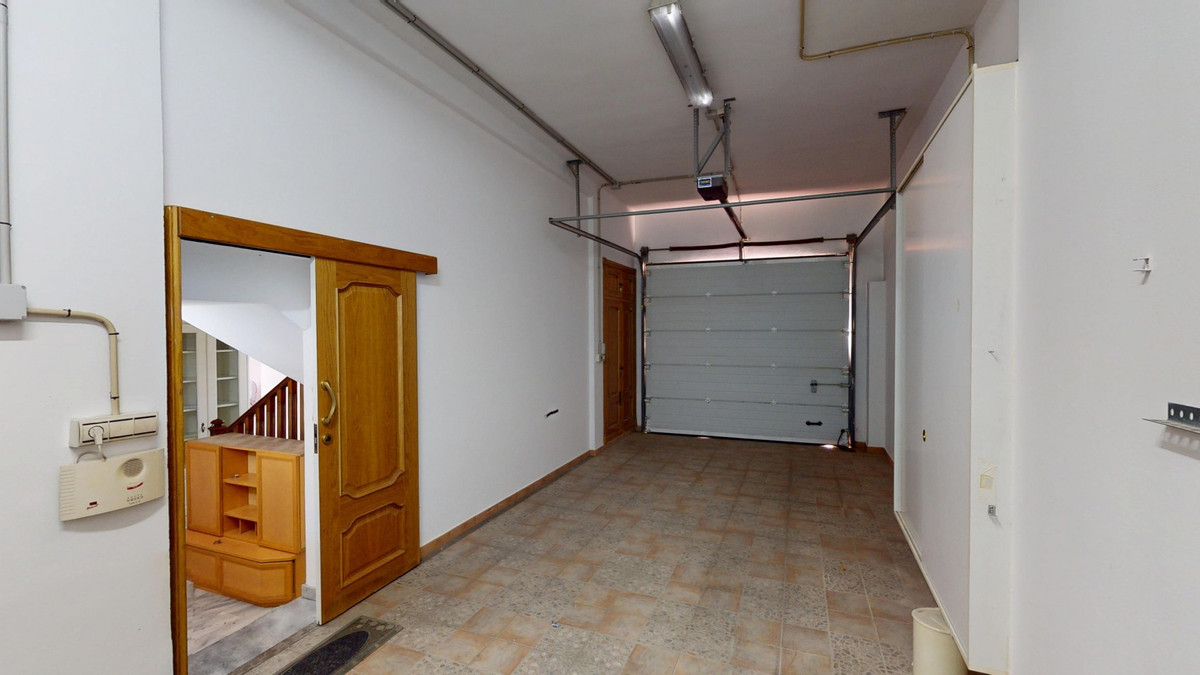 Se vende Villa - Chalet de 5 dormitorios en Costa Del Sol East, Málaga, España