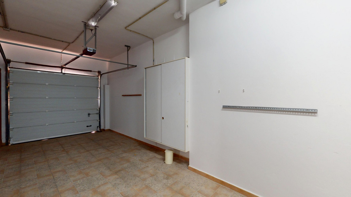 Se vende Villa - Chalet de 5 dormitorios en Costa Del Sol East, Málaga, España