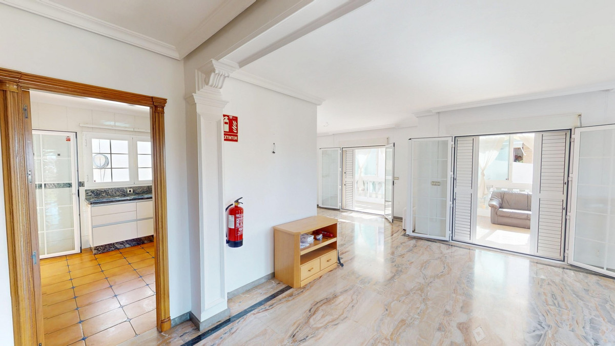 Se vende Villa - Chalet de 5 dormitorios en Costa Del Sol East, Málaga, España