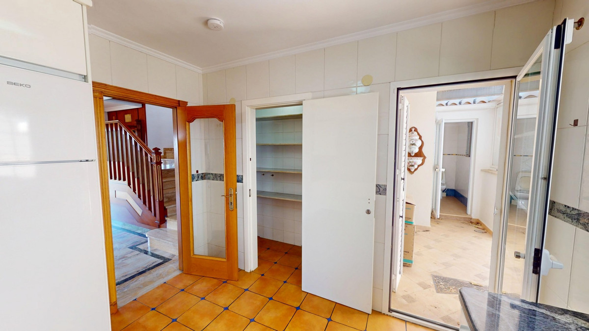 Se vende Villa - Chalet de 5 dormitorios en Costa Del Sol East, Málaga, España