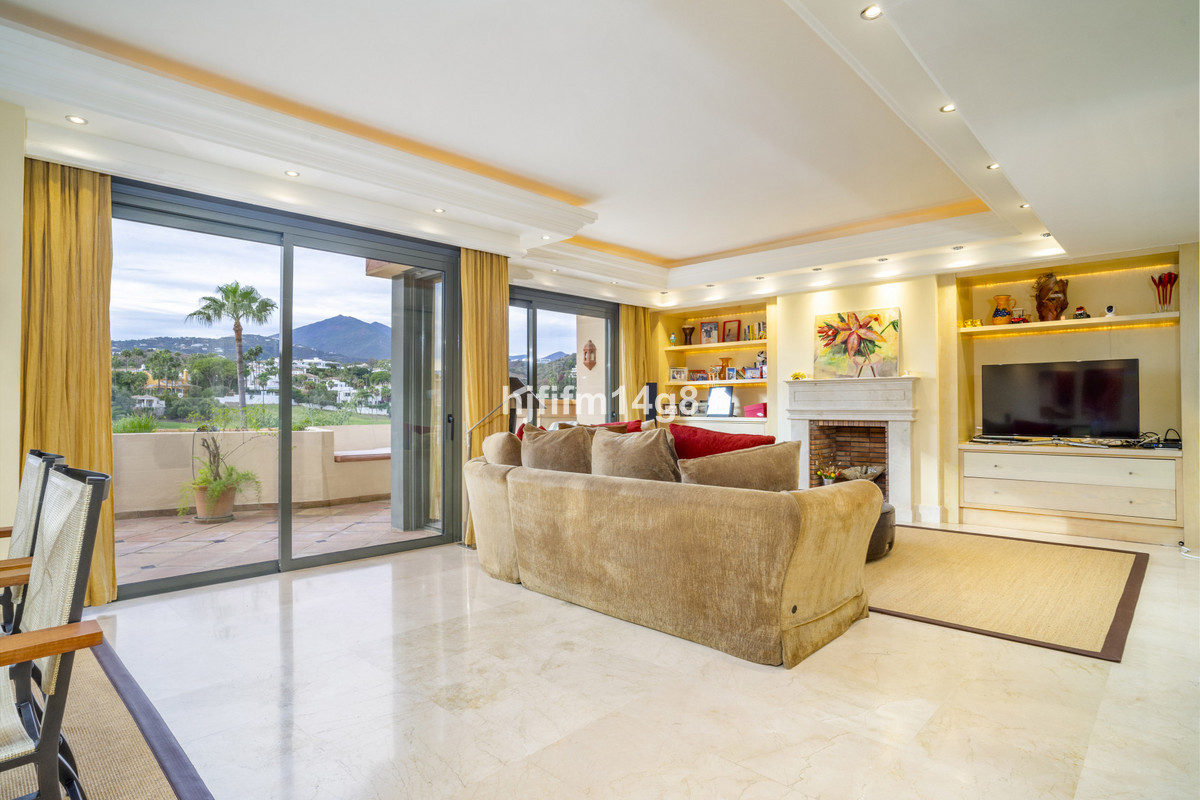 2 Bed Apartment for sale in Nueva Andalucía Costa Del Sol, Málaga, Spain