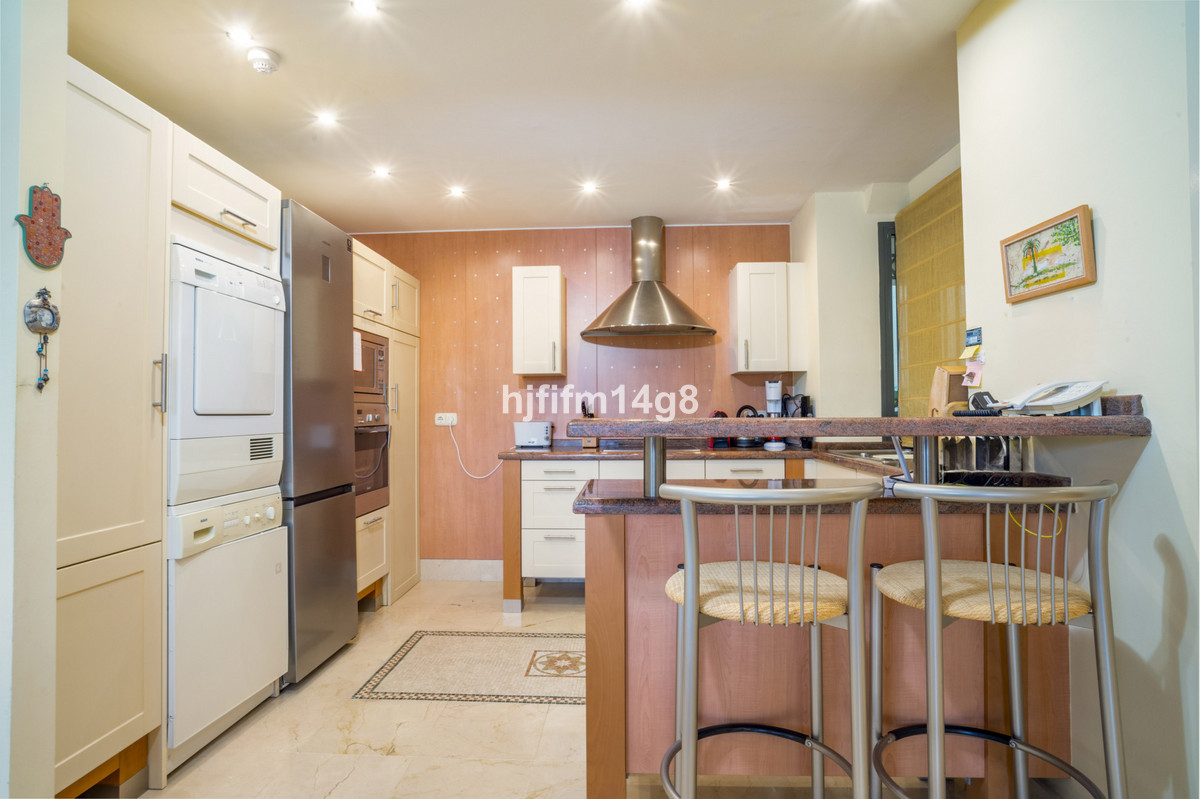 2 Bed Apartment for sale in Nueva Andalucía Costa Del Sol, Málaga, Spain