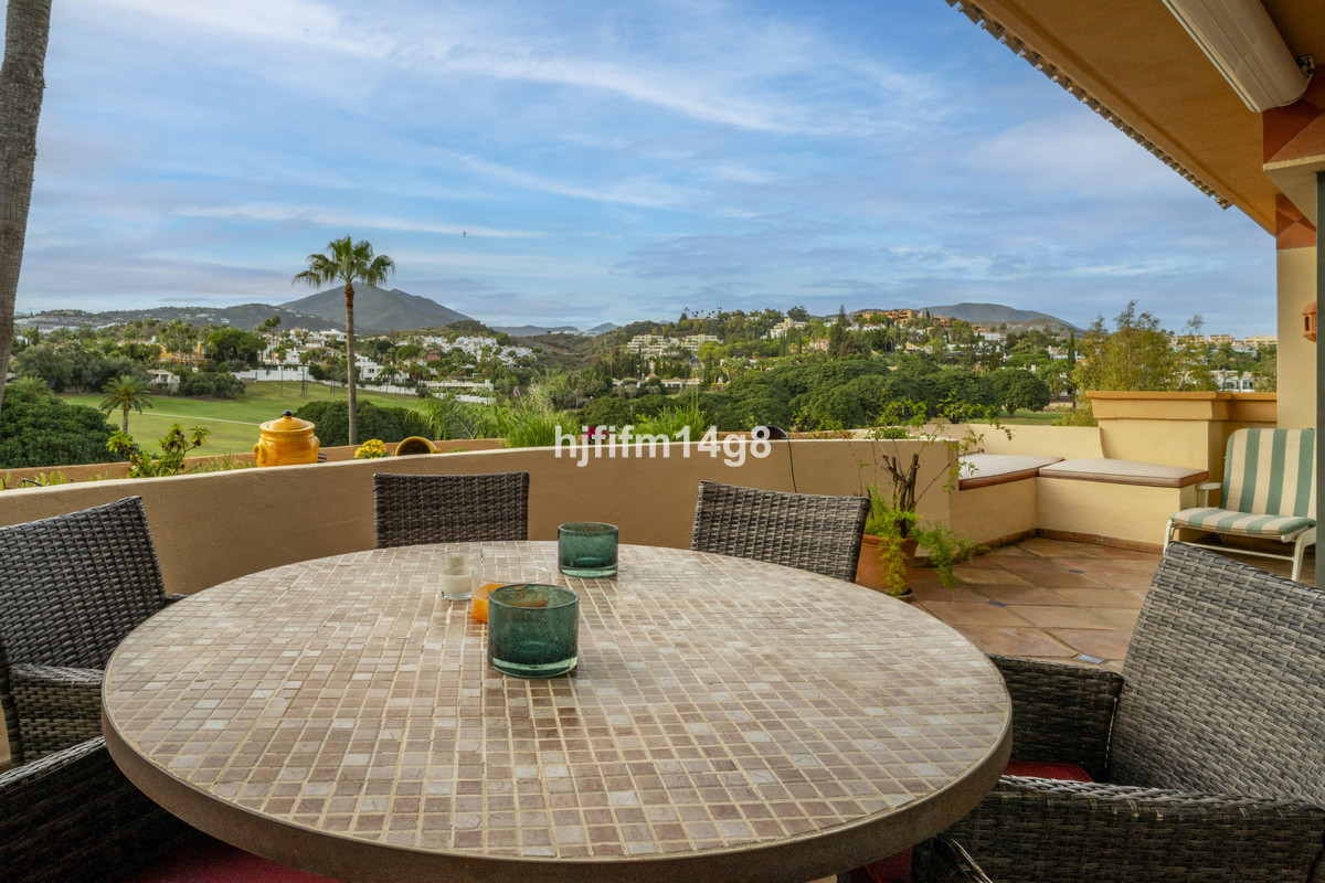 2 Bed Apartment for sale in Nueva Andalucía Costa Del Sol, Málaga, Spain
