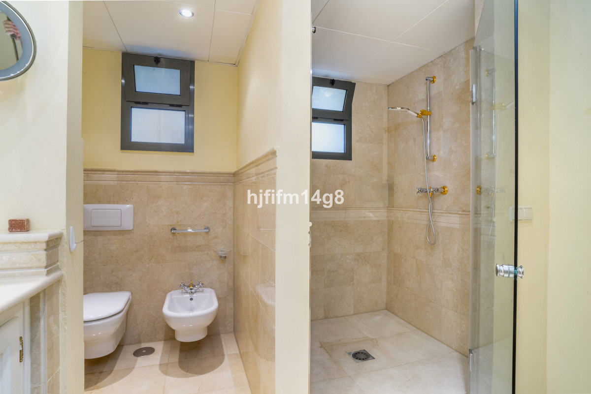 2 Bed Apartment for sale in Nueva Andalucía Costa Del Sol, Málaga, Spain
