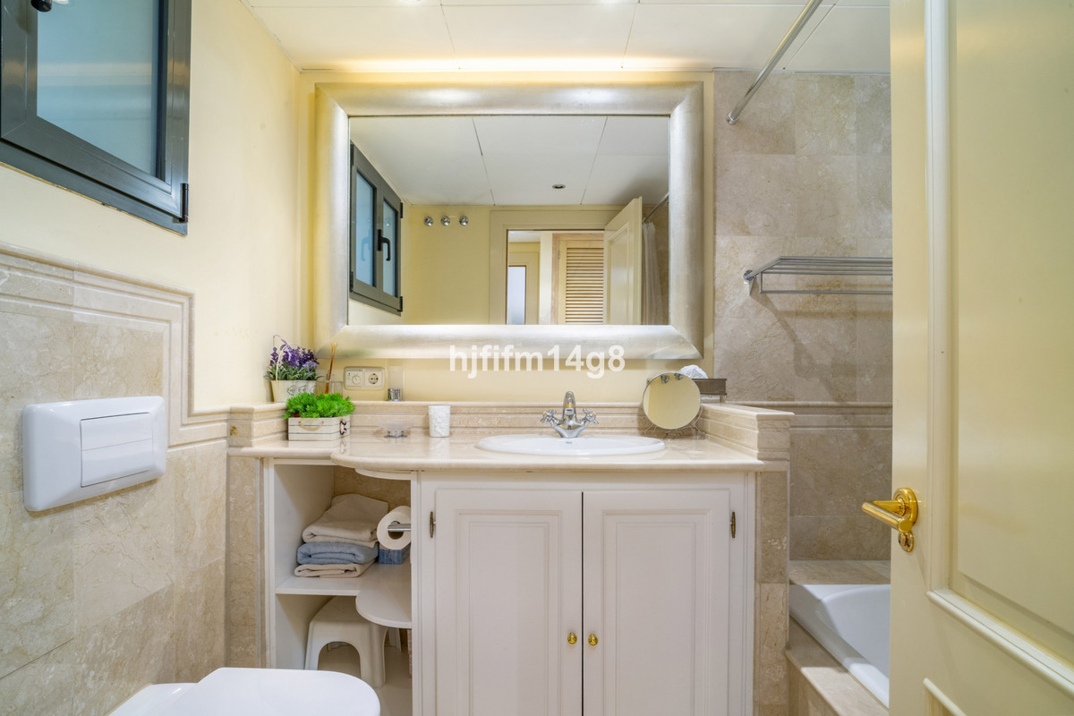 2 Bed Apartment for sale in Nueva Andalucía Costa Del Sol, Málaga, Spain