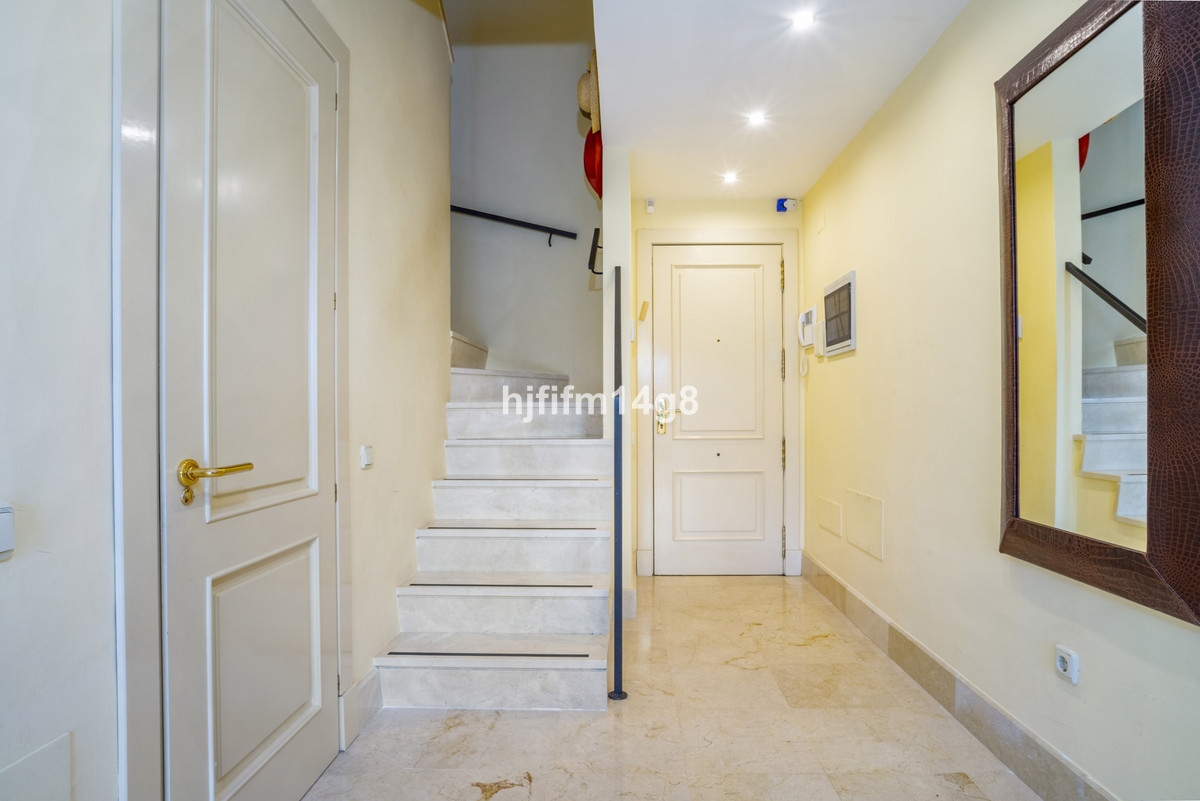 2 Bed Apartment for sale in Nueva Andalucía Costa Del Sol, Málaga, Spain
