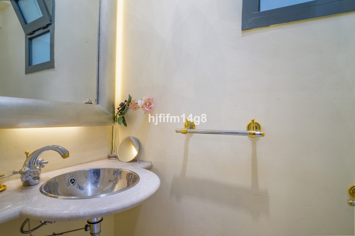 2 Bed Apartment for sale in Nueva Andalucía Costa Del Sol, Málaga, Spain