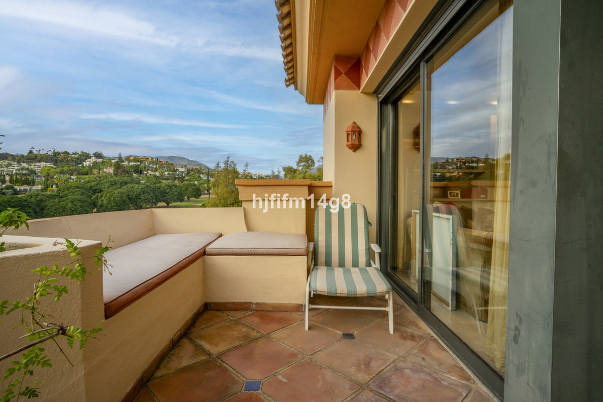 2 Bed Apartment for sale in Nueva Andalucía Costa Del Sol, Málaga, Spain