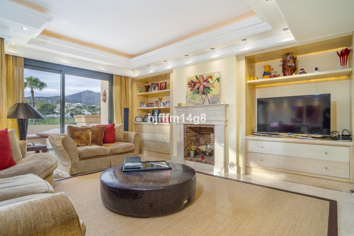 2 Bed Apartment for sale in Nueva Andalucía Costa Del Sol, Málaga, Spain