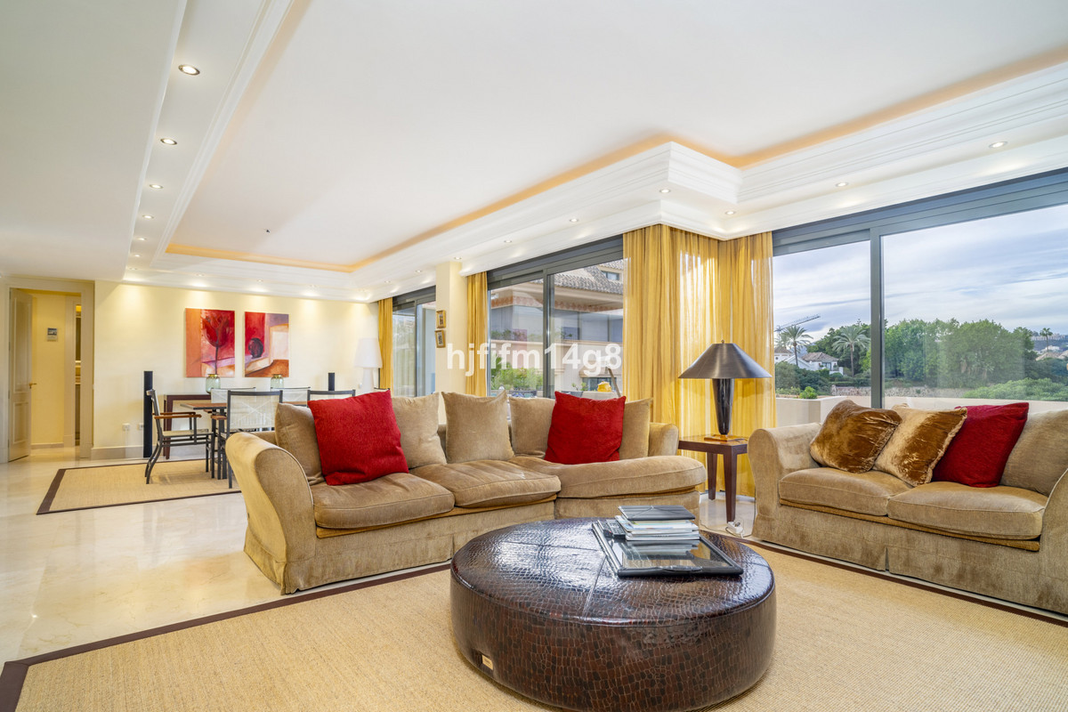 2 Bed Apartment for sale in Nueva Andalucía Costa Del Sol, Málaga, Spain