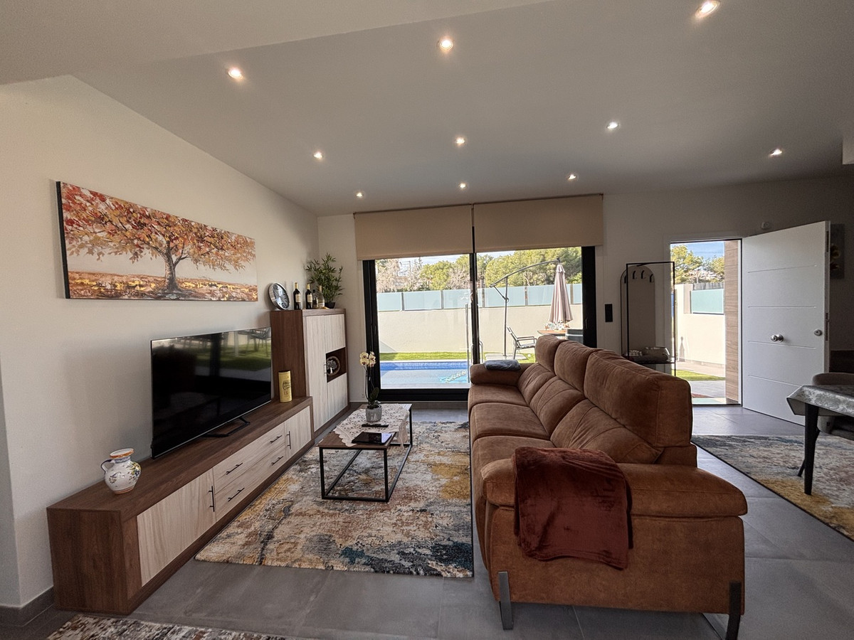 2 Bed Townhouse for sale in Villamartin Costa Blanca, Alicante, Spain