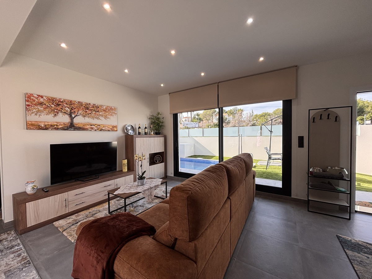 2 Bed Townhouse for sale in Villamartin Costa Blanca, Alicante, Spain