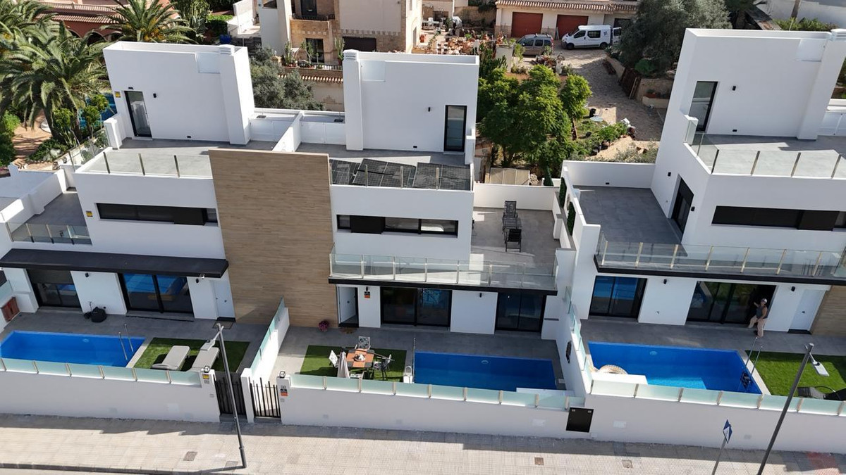 2 Bed Townhouse for sale in Villamartin Costa Blanca, Alicante, Spain