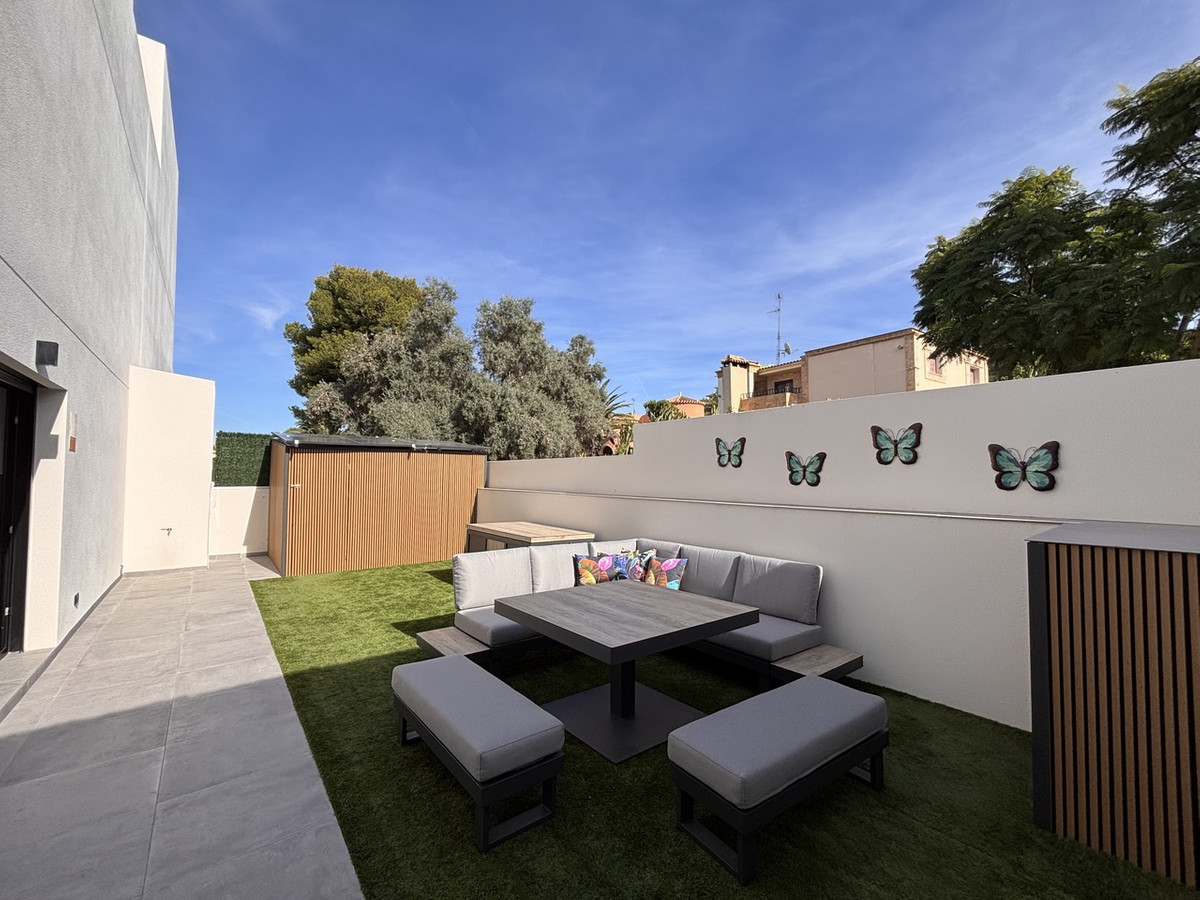 2 Bed Townhouse for sale in Villamartin Costa Blanca, Alicante, Spain