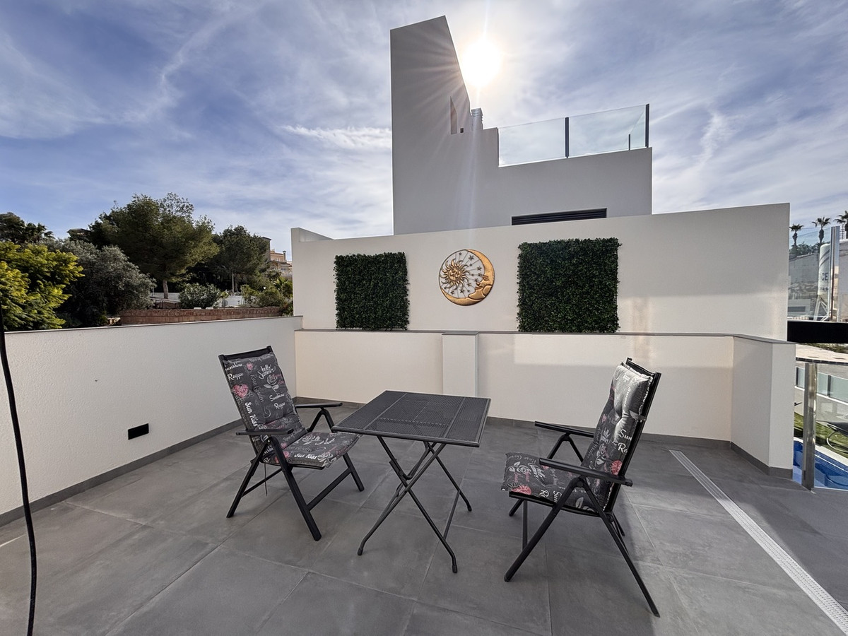 2 Bed Townhouse for sale in Villamartin Costa Blanca, Alicante, Spain