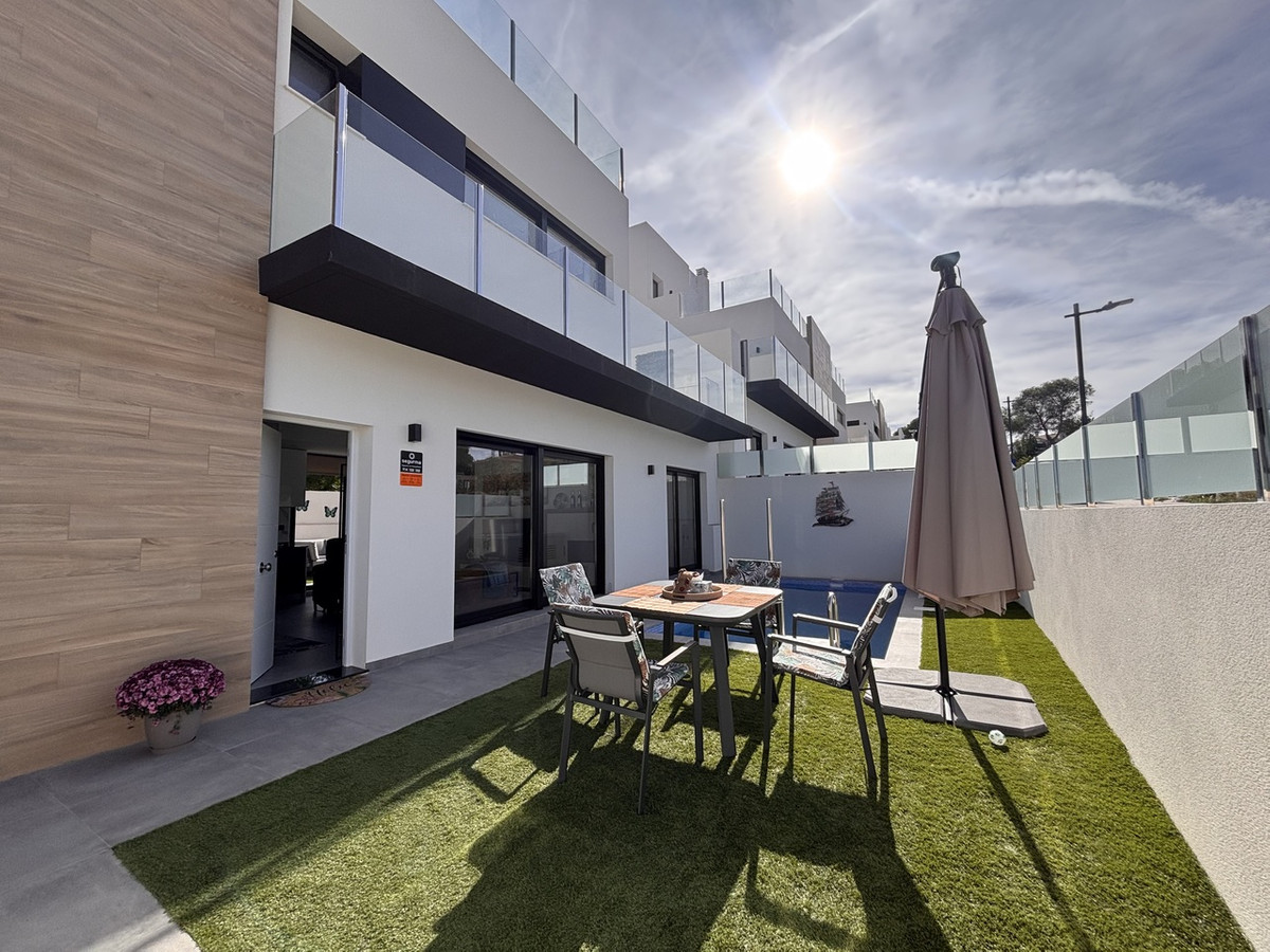 2 Bed Townhouse for sale in Villamartin Costa Blanca, Alicante, Spain