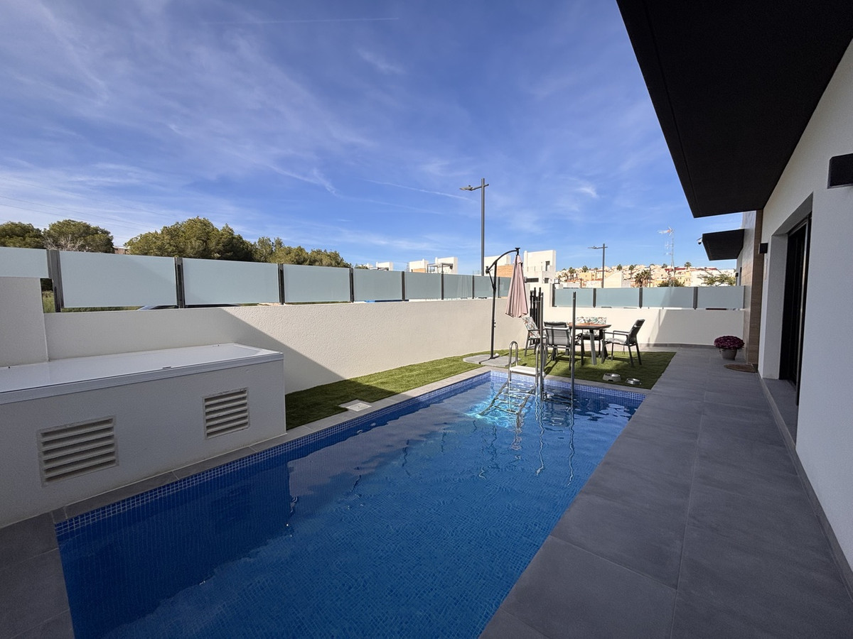 2 Bed Townhouse for sale in Villamartin Costa Blanca, Alicante, Spain